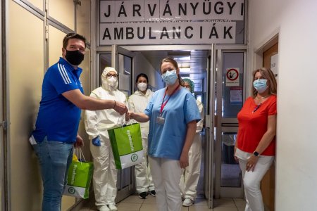 ETO-s ajándékok a győri COVID Ambulanciának